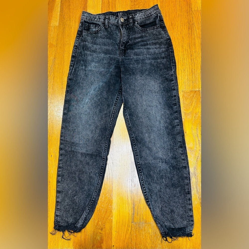 GAP Denim Mom Jeans – Size 10 – Black Wash with Raw Hem